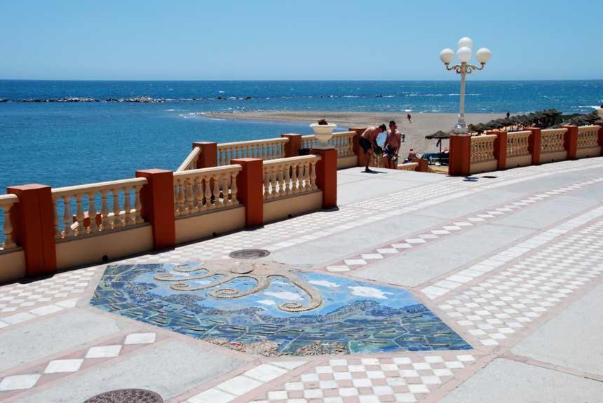 A Step From The Ocean!!! Apartment Benalmadena Luaran gambar